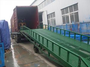 武汉移动式登车桥.集装箱装卸平台.液压登车桥