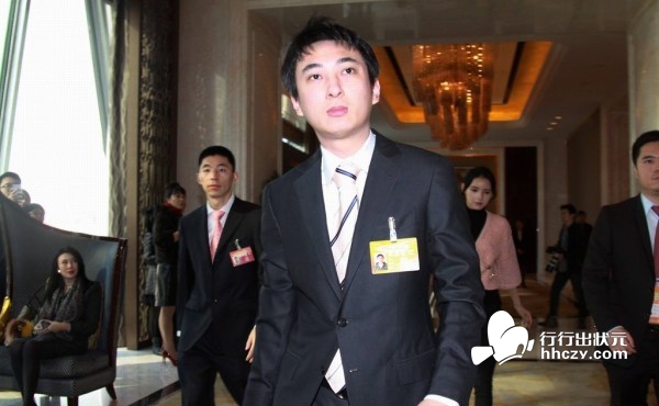 王健林给儿子5亿称干不好回万达 现5家公司上